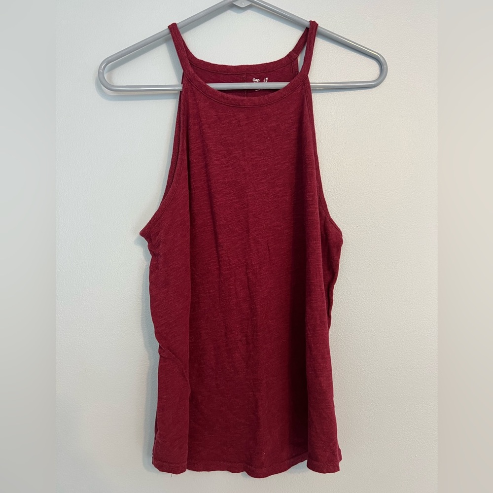 maroon tank top